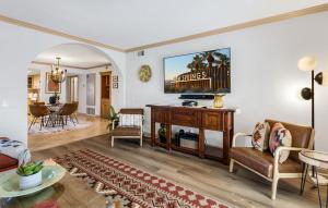 Cozy Ranch-Style Condo