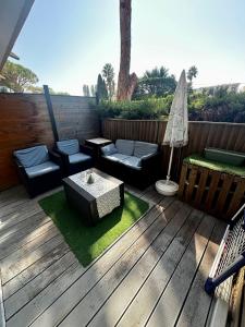 Grand Studio avec terrasse, piscine et parking privé