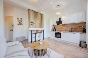 Appartements Modern and Bright 2-Room Apartment in City Center : photos des chambres
