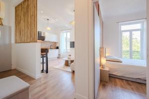 Appartements Modern and Bright 2-Room Apartment in City Center : photos des chambres