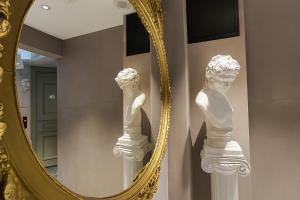 Aleksandr Pera Hotel