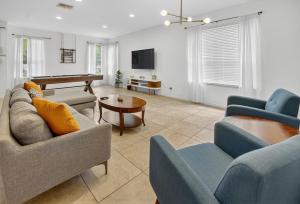 290 LF - BellaVida Cozy 6BR Pool Home