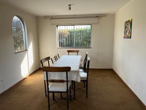 Casa amplia con excelente ubicación