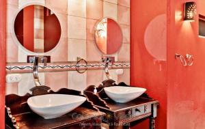 Modern 2BR Villa En-Suite Baths, Quiet Garden Pool