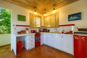 Cottage in Magic Mountain Views