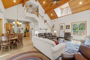 Leisure Landing Unwind in the Pines