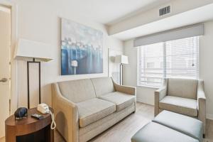 Simplicity At the Rim 1215 I Spacious 1 Bed 1 Bth