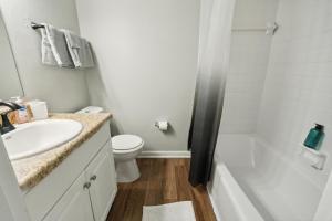 Brentwood A2 I Cozy & Comfy I 2Bd I Free Parking