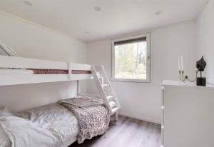 Summer cottage near water with boat for rent