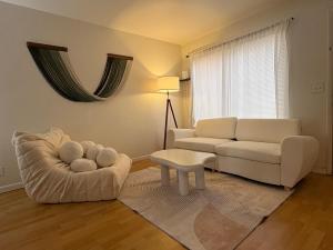 Near Strip Convention Centerairport Cozy home 29