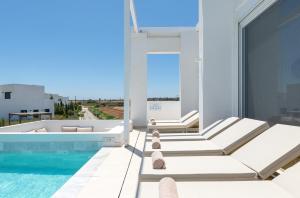 Sealove Villa - Luxury Pool - Up to 21 Guests
