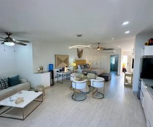 Unit 238 - Casa Amber-OCEAN VIEW-Fully Renovated