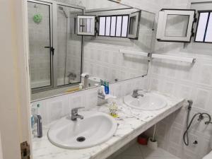 Appart pied dans leau