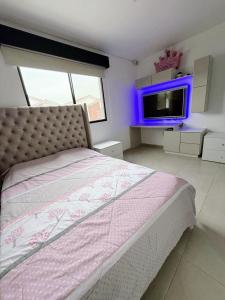 Casa con piscina, zona BBQ y seguridad privada