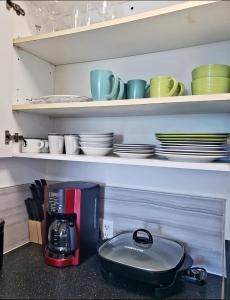 BEACHFRONT STUDIO wITH KITCHENETTE