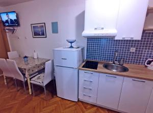 Apartments and rooms by the sea Tucepi, Makarska - 6058