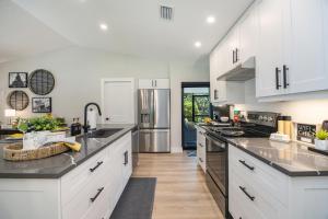 Near Beach 3BR with King Suite, Pool and BBQ