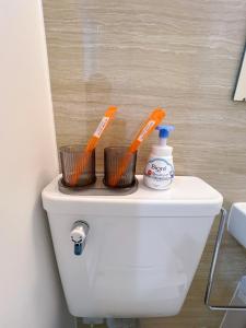 浅草花日美居 Asakusa Hanichi 206 Twin Bedroom Asakusa Temple 4 min walk Direct subway access to Narita and Haneda Airports Hosts listings areat the same address