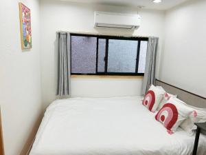 浅草花日美居 Asakusa Hanahi 305 Queen Bed Room, 4 min walk to Asakusa Temple, direct subway access to Narita and Haneda Airport