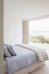 Sagres Queenscliff, Designer Oceanfront Escape with Pool & Sauna