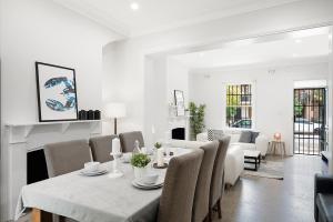 Heart of Darlinghurst Food, Bars & Metro