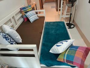 J&C Staycation 1BR Unit near Moa with Netflix