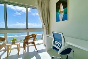 Caribbean Ocean View, 2BDRM Beachfront Apartment