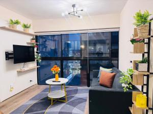 M24 DPTO DE DOS DORM - DOS BAÑOS FRENTE A LA EMBAJADA DE USa