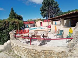 Le Val des Nymphes Petit déj compris, piscine, parking