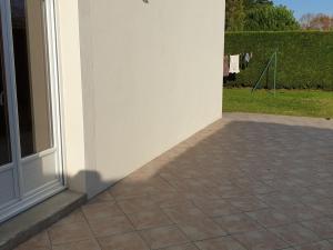 Maison plain-pied à Saujon, 2 ch, terrasse, jardin, garage, animaux OK, proche Royan et plages - FR-1-71-76