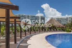 TROPlCAL Beachfront 2 BDR by Casa Paraíso