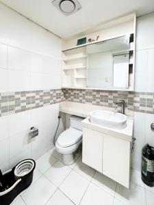 Vanity Calm Bedroom in Ortigas Center