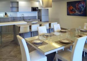 Karon beach Stylish large 2BR with Sea View