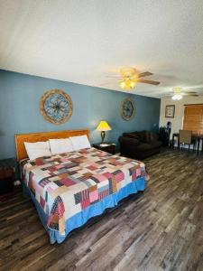 Four Horsemen Motel