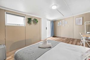 Courtyard Double Room in Peakhurst - Central Location - Shared Bathroom