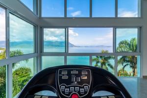 CASA Com LINDA VISTA DO MAR E PISCINA INFINITA - RIBEIRÃO DA ILHA