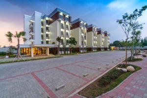 Golden Knight Suites at EcoHome Apartment