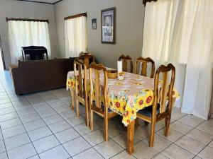 Cozy house, close to the beach in Tulian Campo