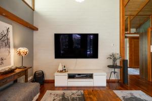 Arctic Wooden City Suite II