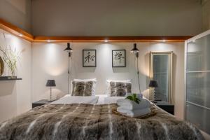 Arctic Wooden City Suite II