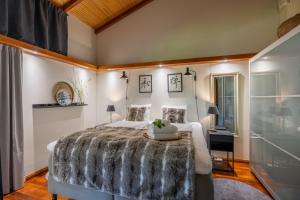 Arctic Wooden City Suite II