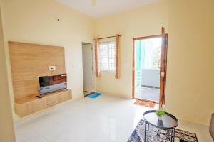 1BHK Near Royal Meenakshi Mall 201