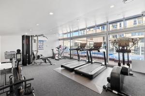 The Sweet Escape - Chic Apartment with Rooftop Pool