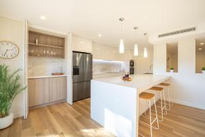 Kingfisher 6, 5-7 Ondine Cl - stunning unit with ducted air conditioning and WiFi