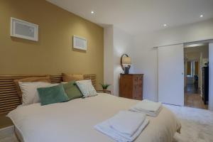 Stylish Home - Ten Mins to Central London