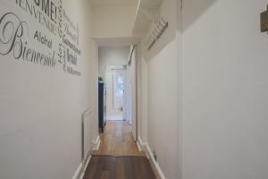 Stylish Home - Ten Mins to Central London