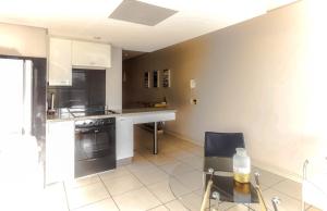 Modern Sunny De Waterkant Studio