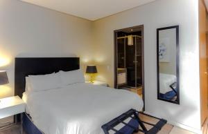 Modern Sunny De Waterkant Studio