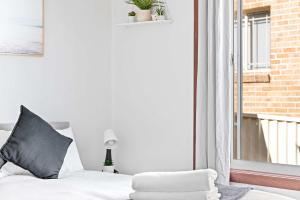 Double Room in Peakhurst - Centrally Located - Shared Bathroom