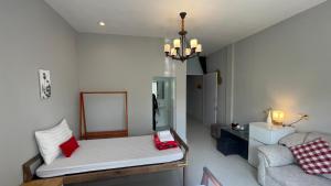 Rocky Cafe & Mini Apartment